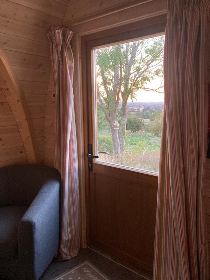 Готель Rabbit Glamping Pod School House Farm Leighton  Екстер'єр фото